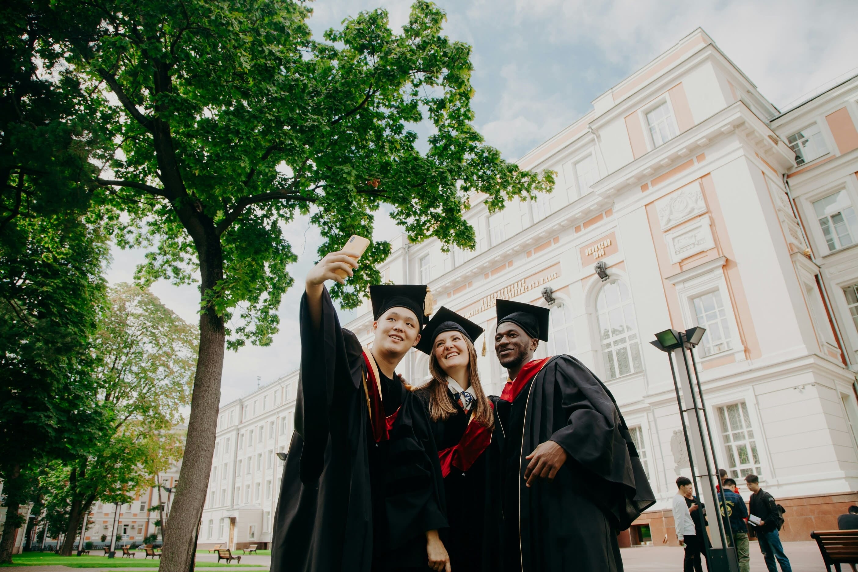 10 Reasons to Study Abroad: The Benefits of International Education